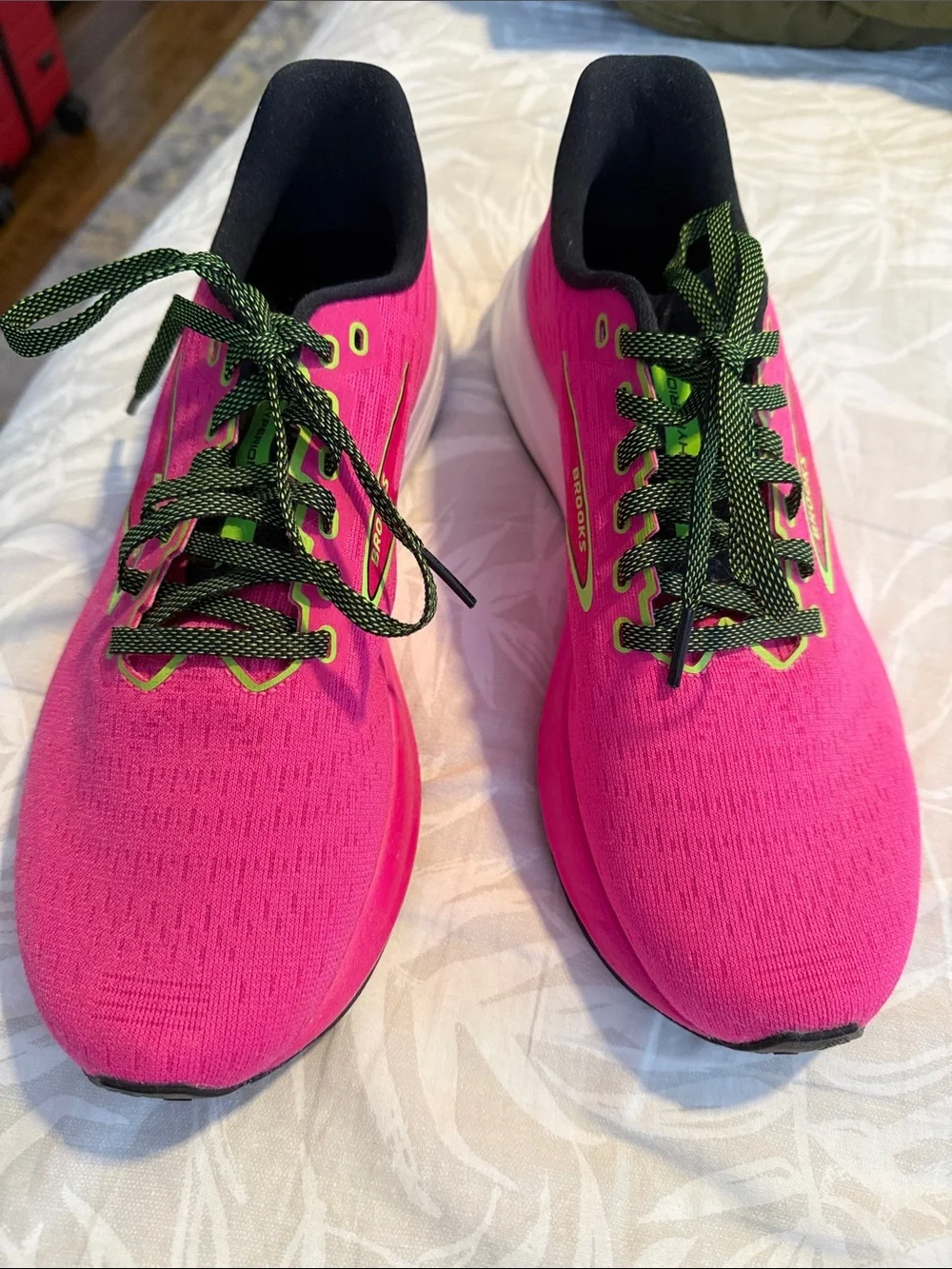 Brooks bright hot